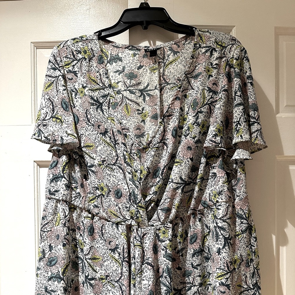 Torrid Size 1 Top. Excellent used condition.